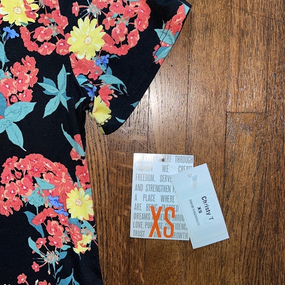 LLR Christy Tee - Picture 3 of 4